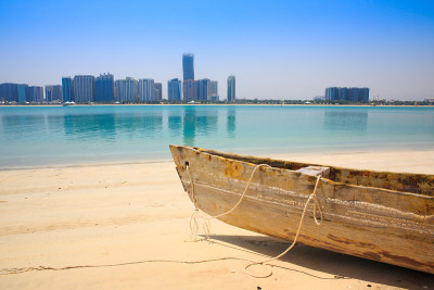 海边的现代城市