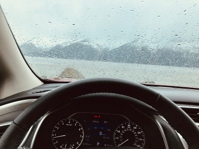 大雨使我不能开车