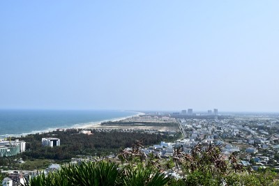 岘港美景与美丽的海洋。