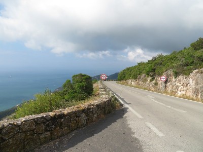 葡萄牙道路和海崖