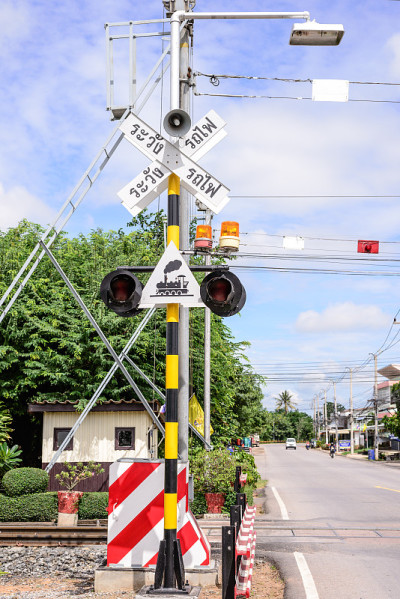 铁路十字路口的交通灯