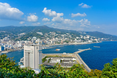 热海市和相模湾的景色