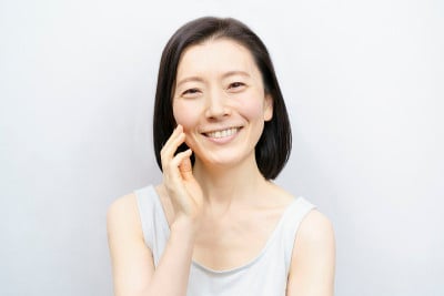 护肤形象亚洲女性(四五十岁)