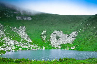 山湖