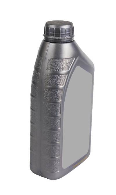 塑料容器用于隔离在白色背景上的机油