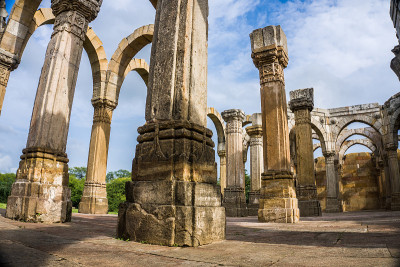 世界遗产kamani masjid也被称为kamani清真寺，Champaner