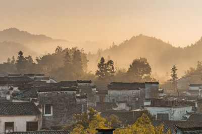 日出时分西递村