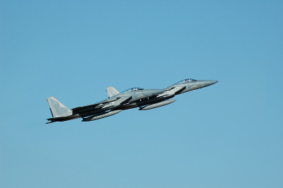 F-15老鹰编队起飞