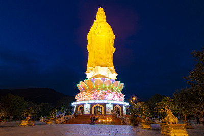 琳琅宝塔是岘港一个非常著名的目的地。