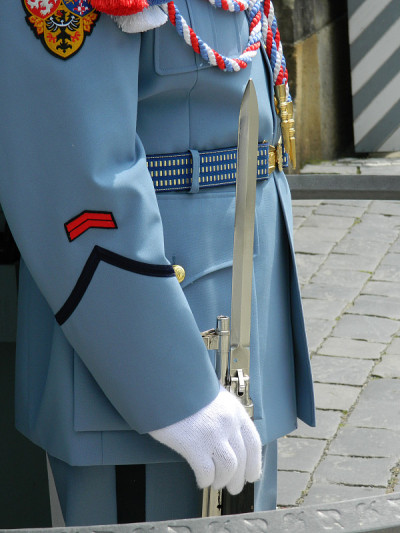 布拉格士兵，城堡守卫，制服和刺刀