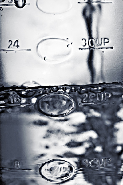 水