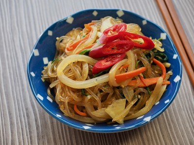韩国传统食物炒蔬菜面条，日本菜