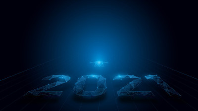 霓虹灯下的2021年文字与三角形技术高科技未来的数字背景。矢量图