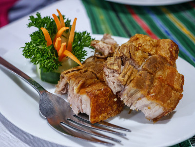 传统菲律宾食物- Lechon Kawali