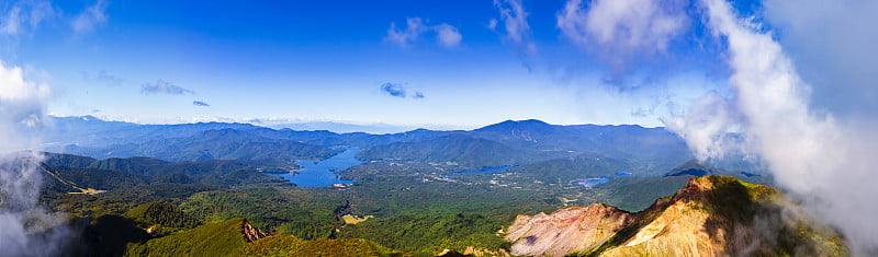 图为福岛县万代山顶的风景