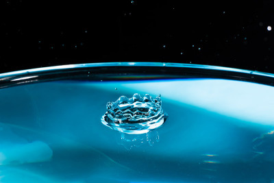 Abstract an outbreak of crown water.Splash of wate