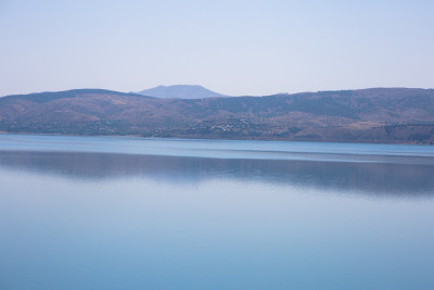 以拉齐格的哈扎尔湖(Elazığ)是该地区最重要的自然资产之一。