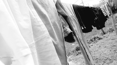春季:在阳光下晒衣服