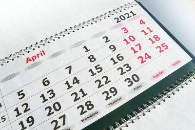 2021年4月纸质日历计划与螺旋，特写