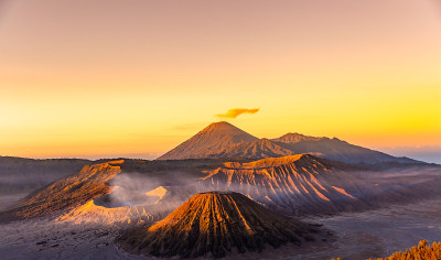 印尼布罗莫火山的日出