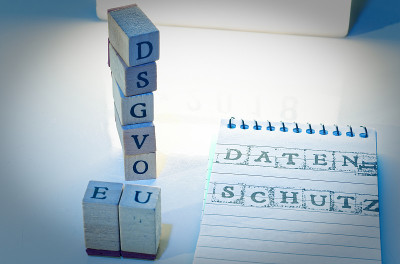 DSGVO(通用数据保护法规)英文版本GDPR(通用数据保护法规)蓝色版本，于2018年5月25日在