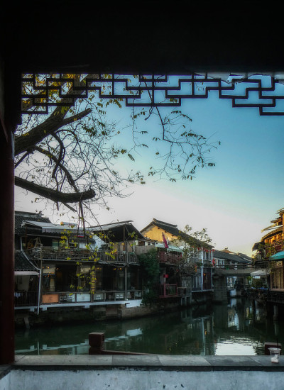 中国，上海郊区。朱家角古水乡。典型的黄浦江。