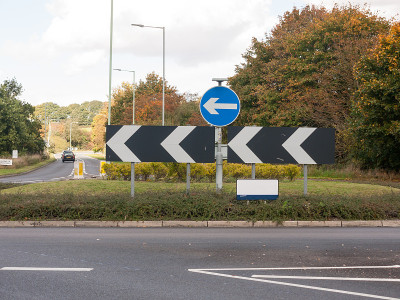 英国公路环岛标志指示没有汽车