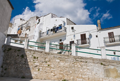 小巷。蒙特桑特'Angelo。Puglia。意大利。