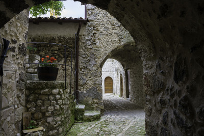 Abruzzi，桑吉村中世纪的圣斯特凡诺