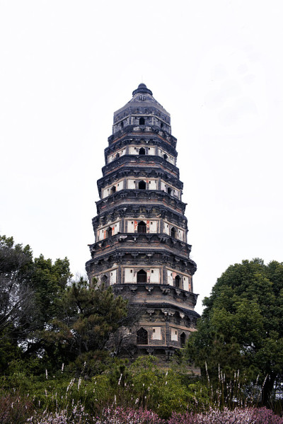 虎丘塔