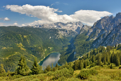 Gosau Valley有湖，Gosaukamm和Dachstein