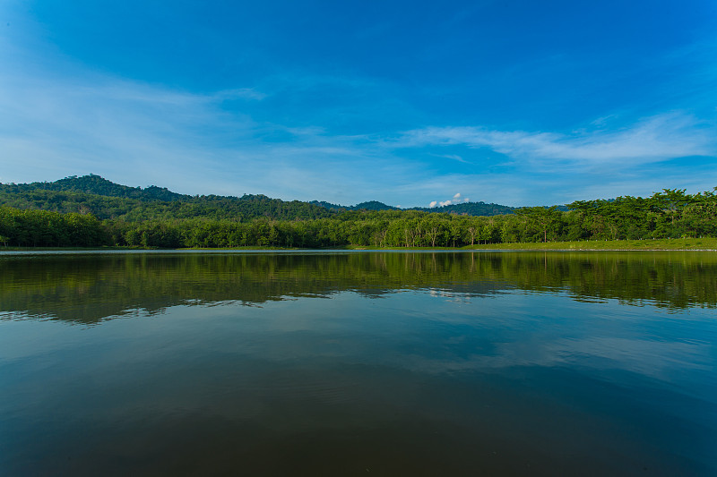 山和湖