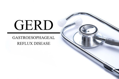 页与GERD(胃食管反流病)，表与听诊器，医学概念