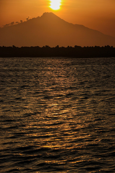 山间的夕阳