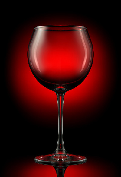 空的酒杯