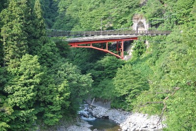 日本的红铁桥