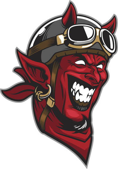 戴着旧头盔的恶魔骑士
