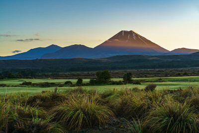 圆锥火山，日出，恩格鲁霍火山，新西兰