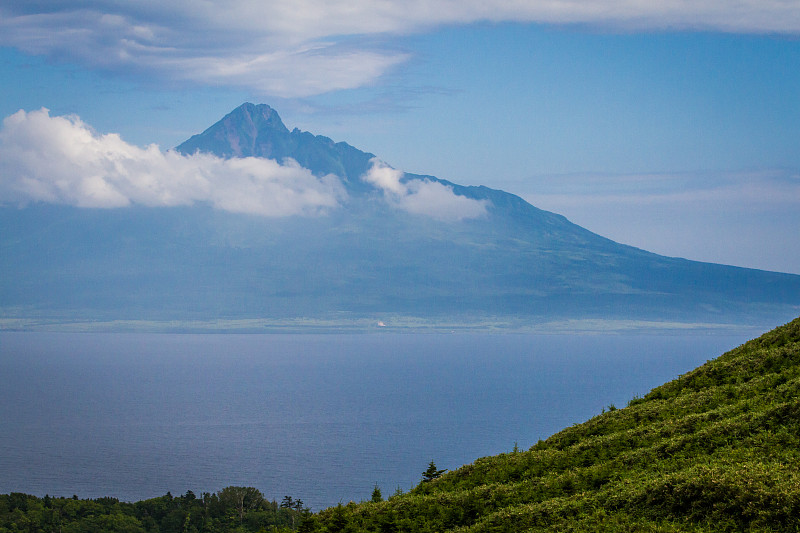 里本岛的里尻山