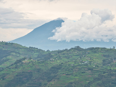 基索罗附近的美丽风景俯瞰维龙加火山