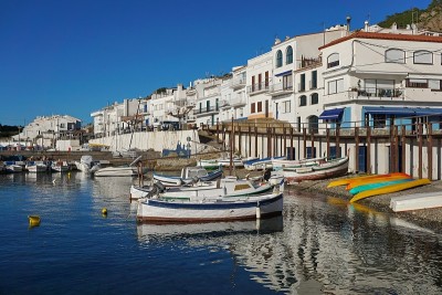 西班牙加泰罗尼亚村El Port de la Selva的船只