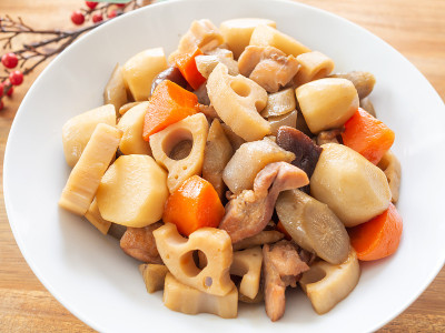 鸡肉炖根菜