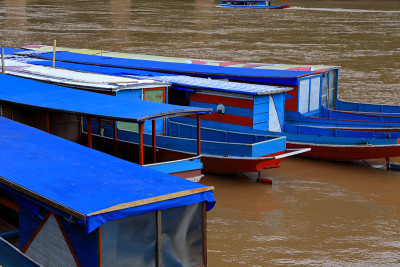 canoes-laos
