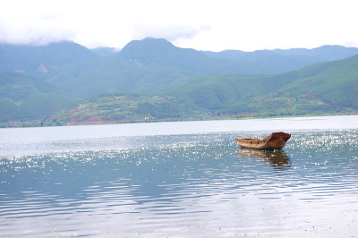 泸沽湖的船