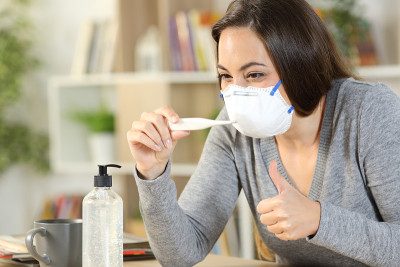 快乐女孩冠状病毒在家免费检查温度计