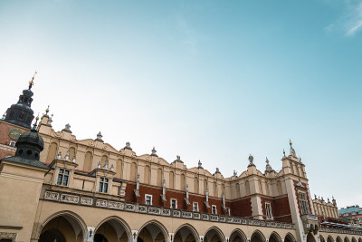 苏金尼斯在波兰克拉科夫的主要市场广场(Rynek Glowny)
