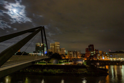 夜景düsseldorf媒体港