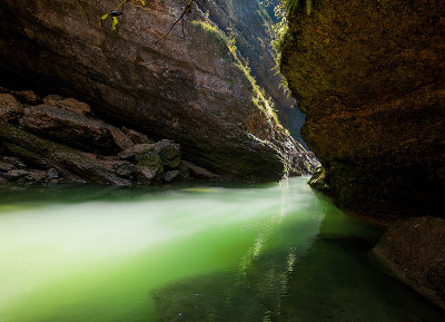 山河的激流
