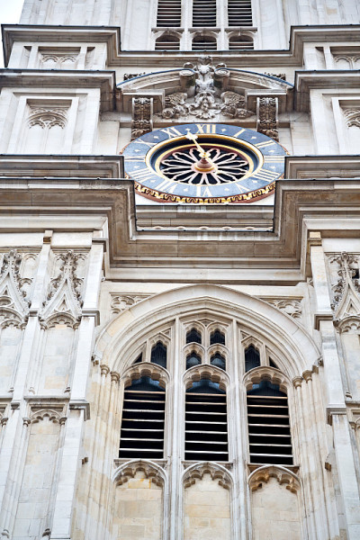 在英国伦敦，建筑和宗教