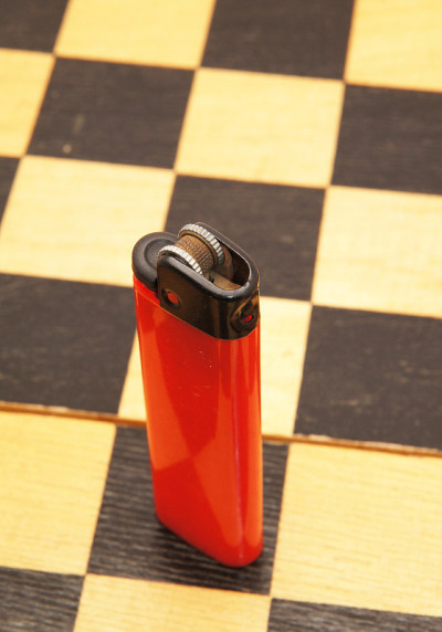 棋盘上的浅红色